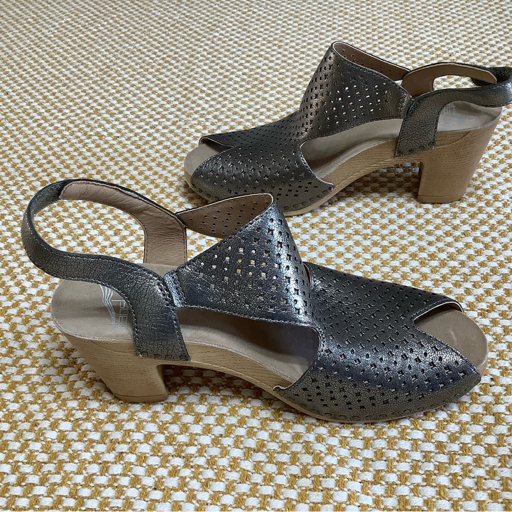 Dansko shoes Teagan - Gunmetal (silver) size 38. US 7-7.5 - Picture 7 of 14